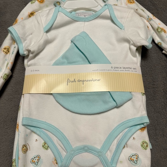 NWT First Impressions 6-piece 100 percent cotton layette set - 0 to 3 months - Picture 3 of 4